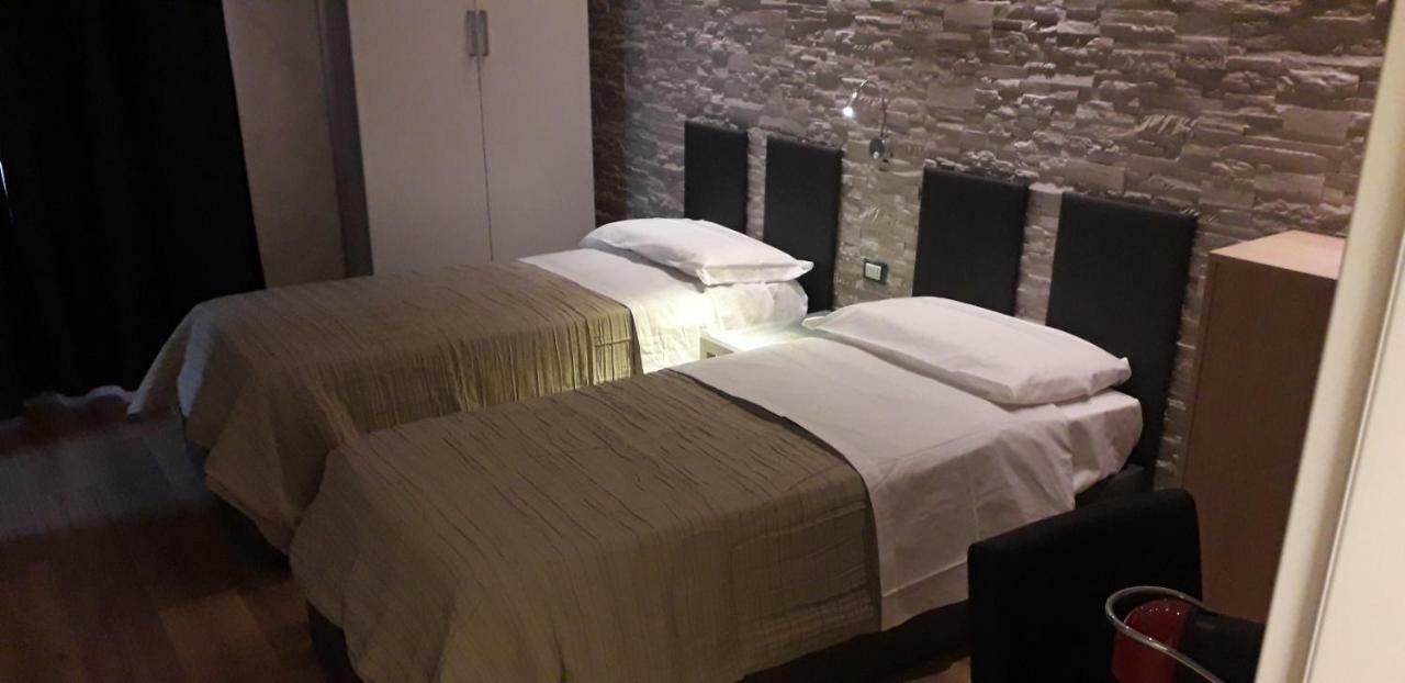 A 2 Passi Da Bed & Breakfast Foggia Luaran gambar